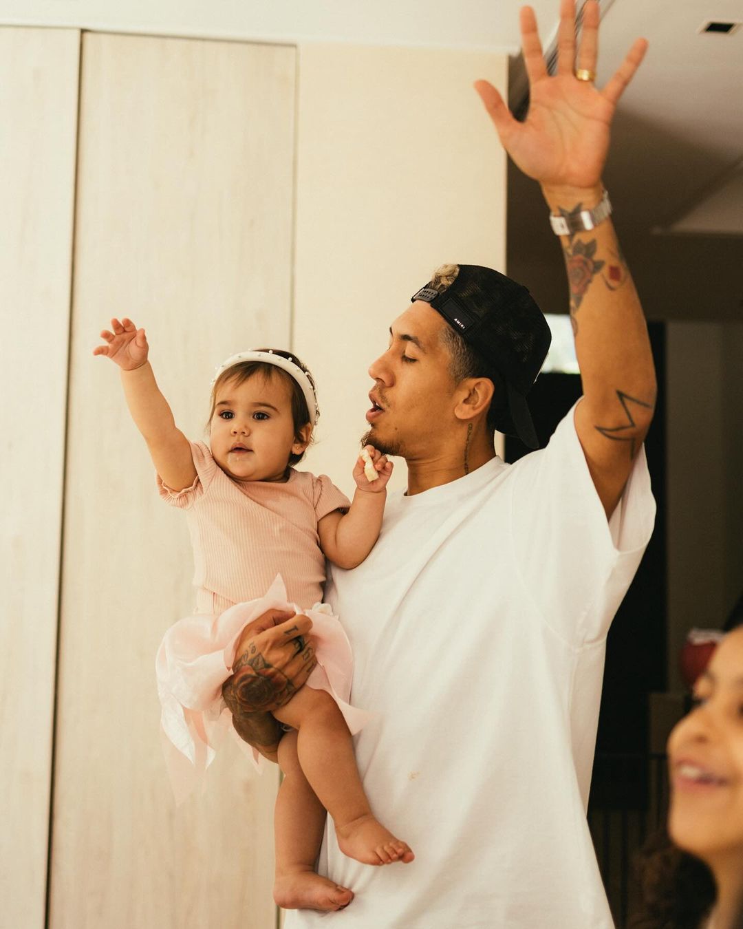 Daddy daughter moments, Roberto Firmino and daughter Sofi