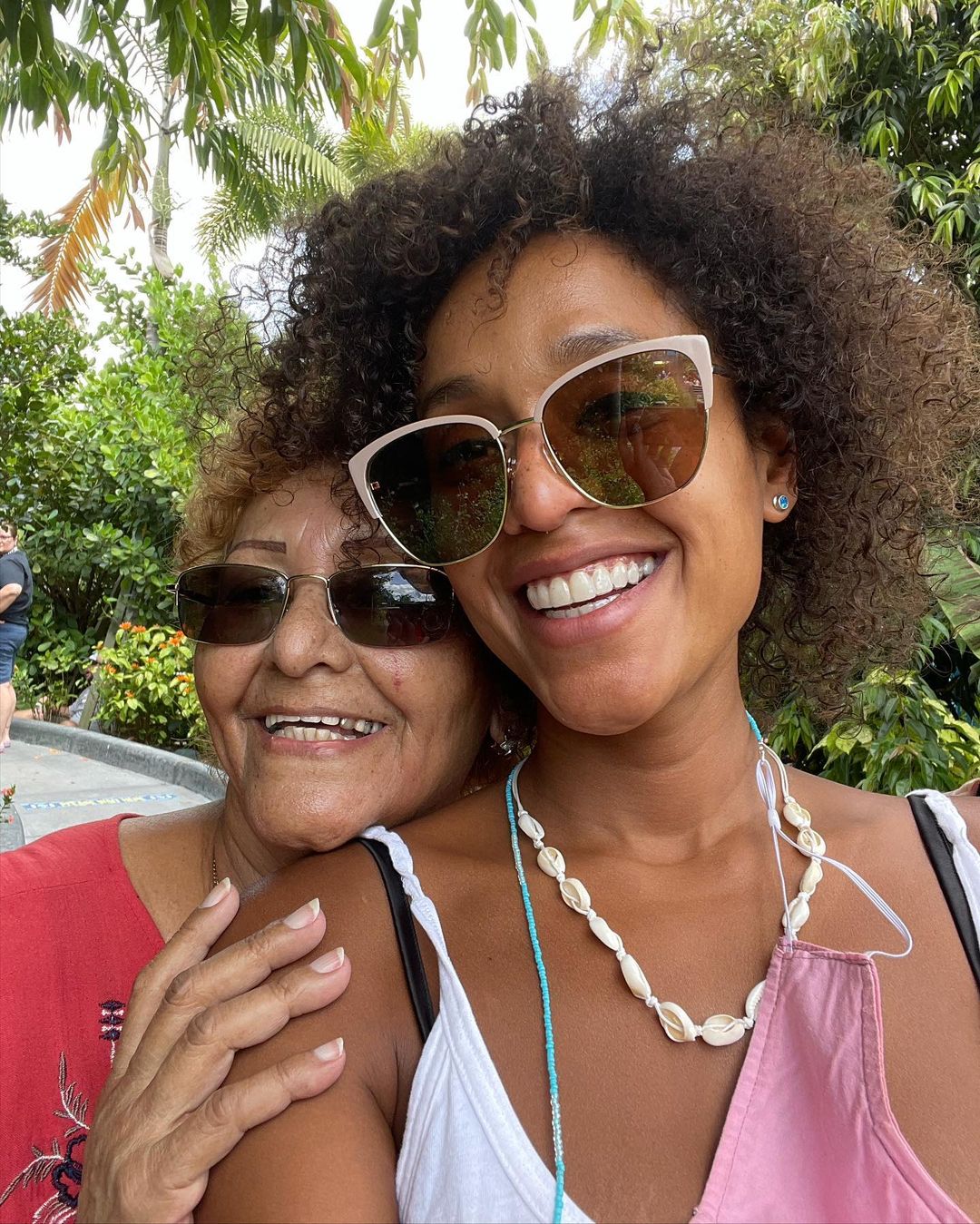 Jeimy Osorio and her mother