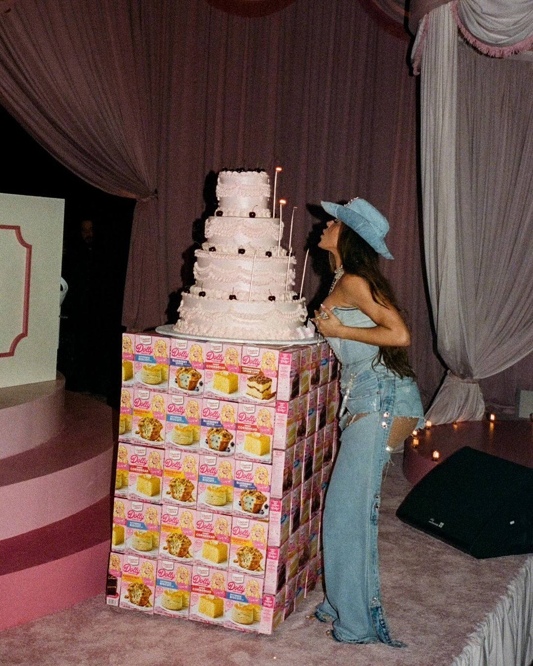 Khloe's 40th birthday cake