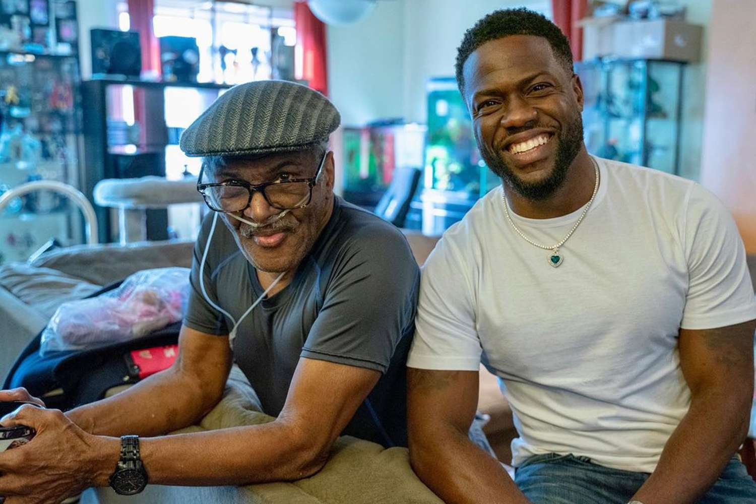 Kevin Hart with his father 