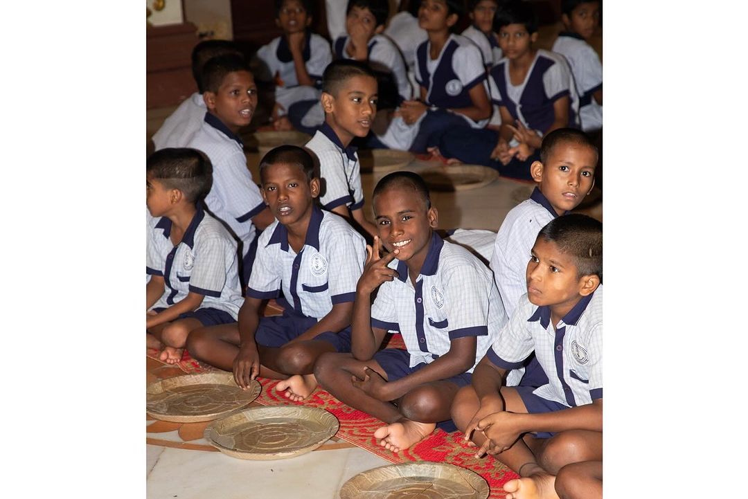 Children at the Local temple in India visited by Kim