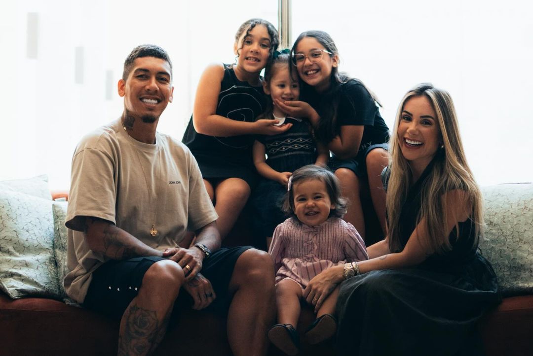 Roberto Firmino, his wife and children on fathers day 