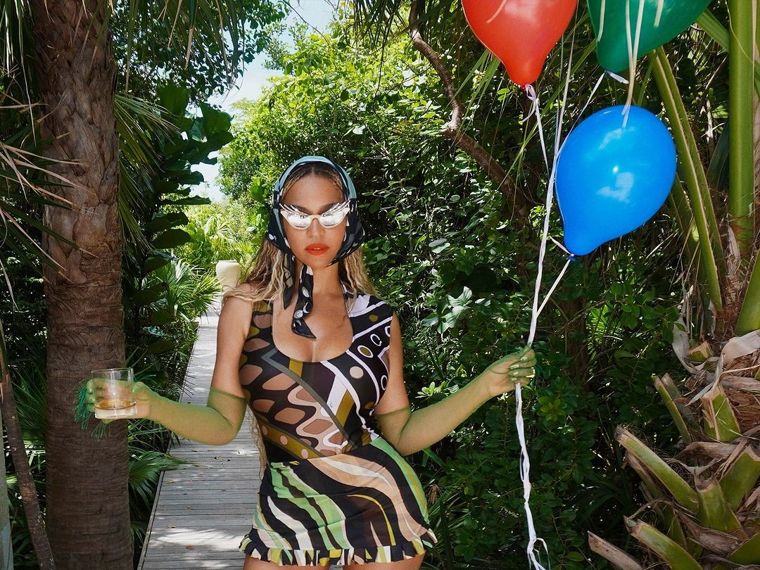 Beyonce Dazzles in a Stunning Short Dress at Her 43rd Birthday Bash