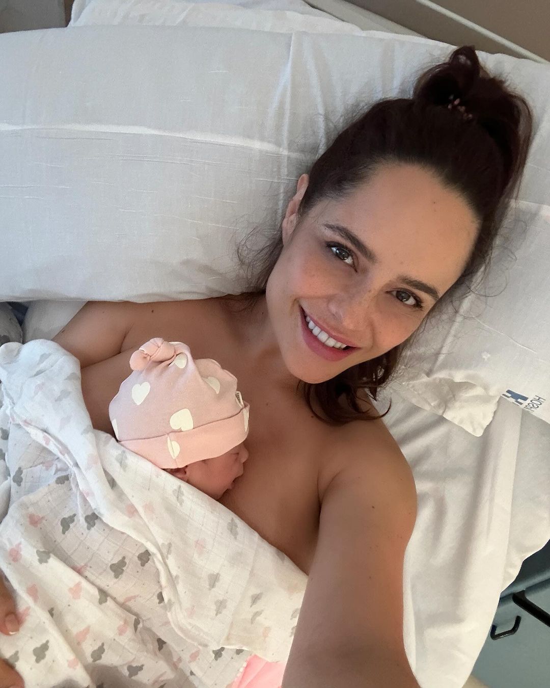 Ana Lucía Rodriguez with her baby Luciana