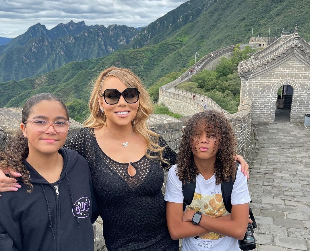 Mariah Carey Visits the Great Wall of China,  it really is great, she said 