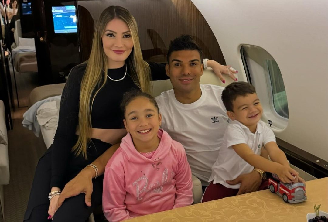 Gorgeous images of Casemiro 32, his wife Anna Mariana Casemiro 35 and their children.