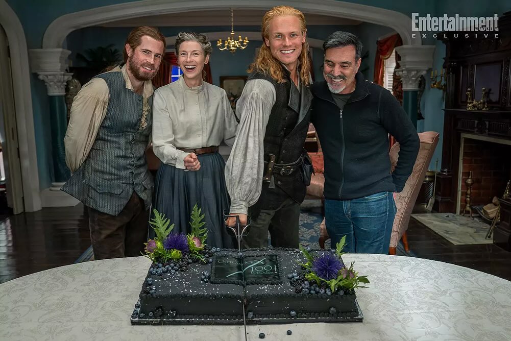 Outlander stars celebrate 100 Episodes milestone with an amazing cake