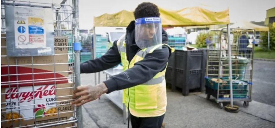 Marcus Rashford donating food