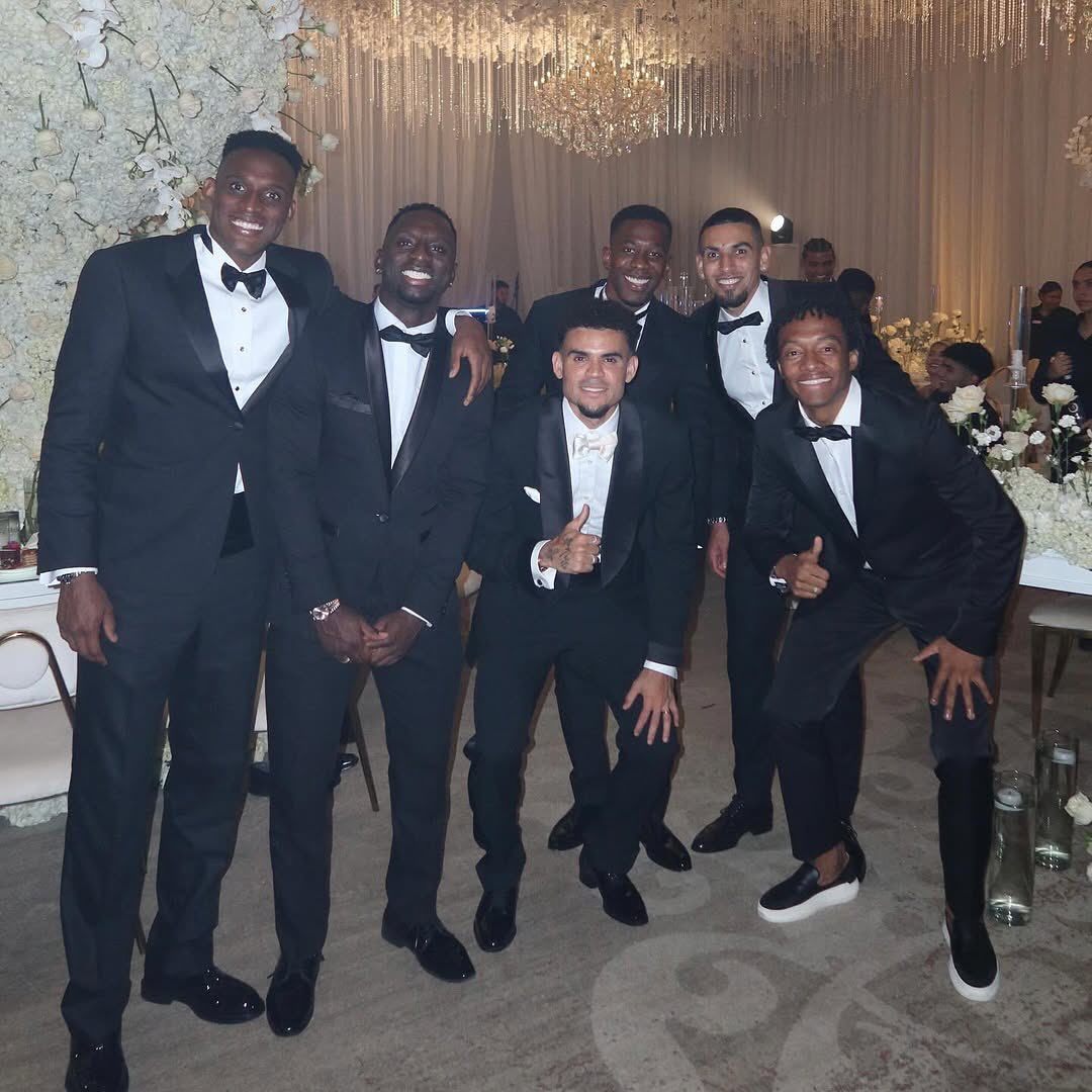 Diaz having fun with his friends on his wedding
